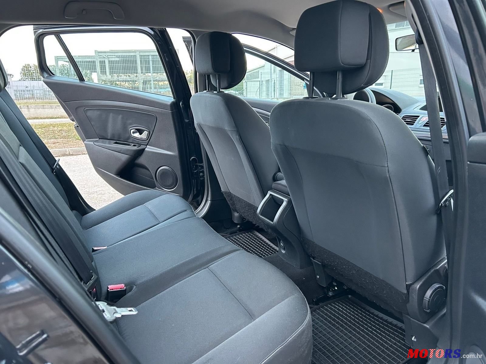 2010' Renault Megane Grandtour 1,5 Dci photo #2