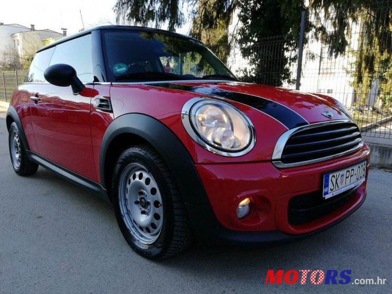 2011' MINI Cooper Cooper photo #1