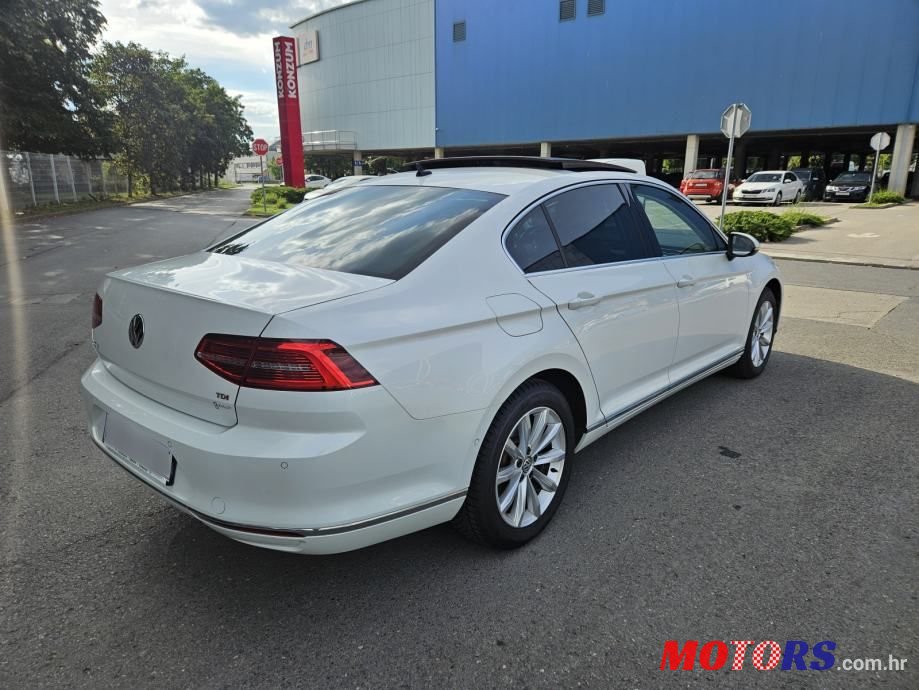 2018' Volkswagen Passat photo #5