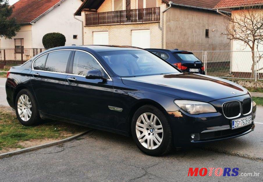 2010' BMW Serija 7 730D photo #1