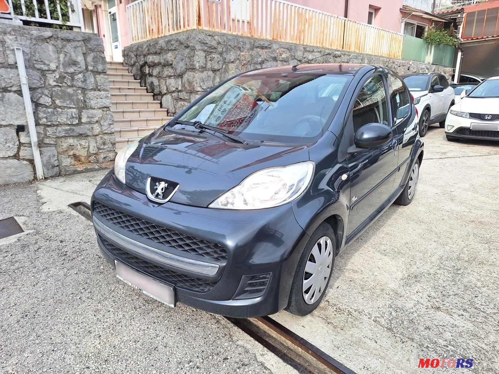 2010' Peugeot 107 1,0 photo #2