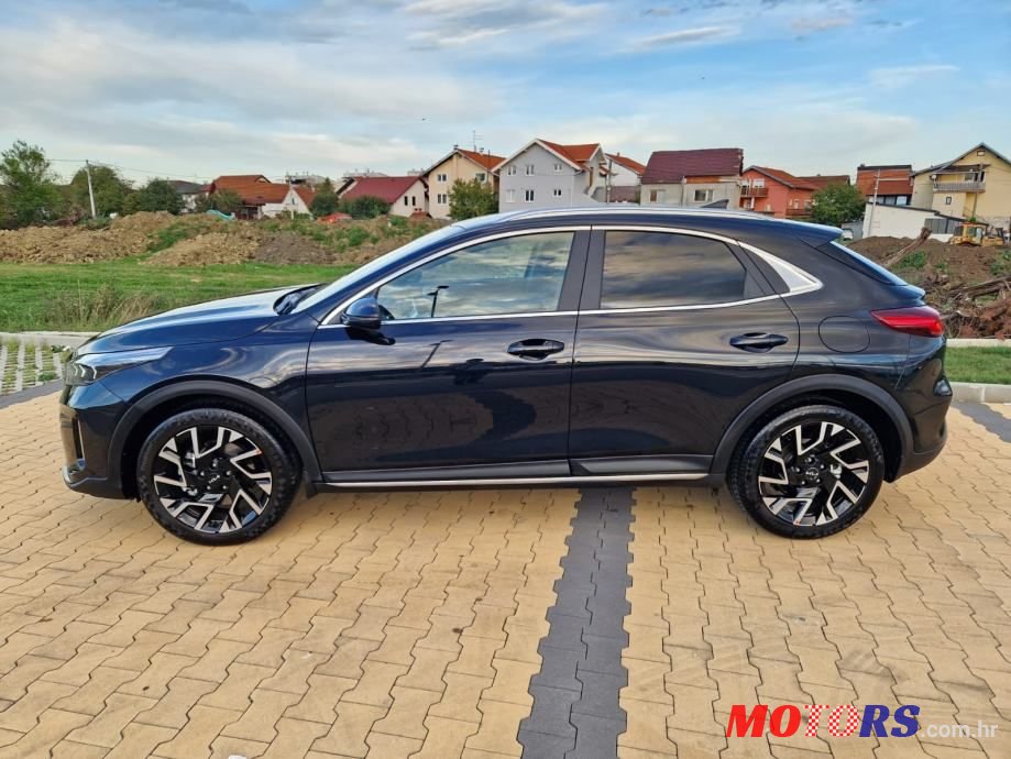 2023' Kia XCeed photo #3
