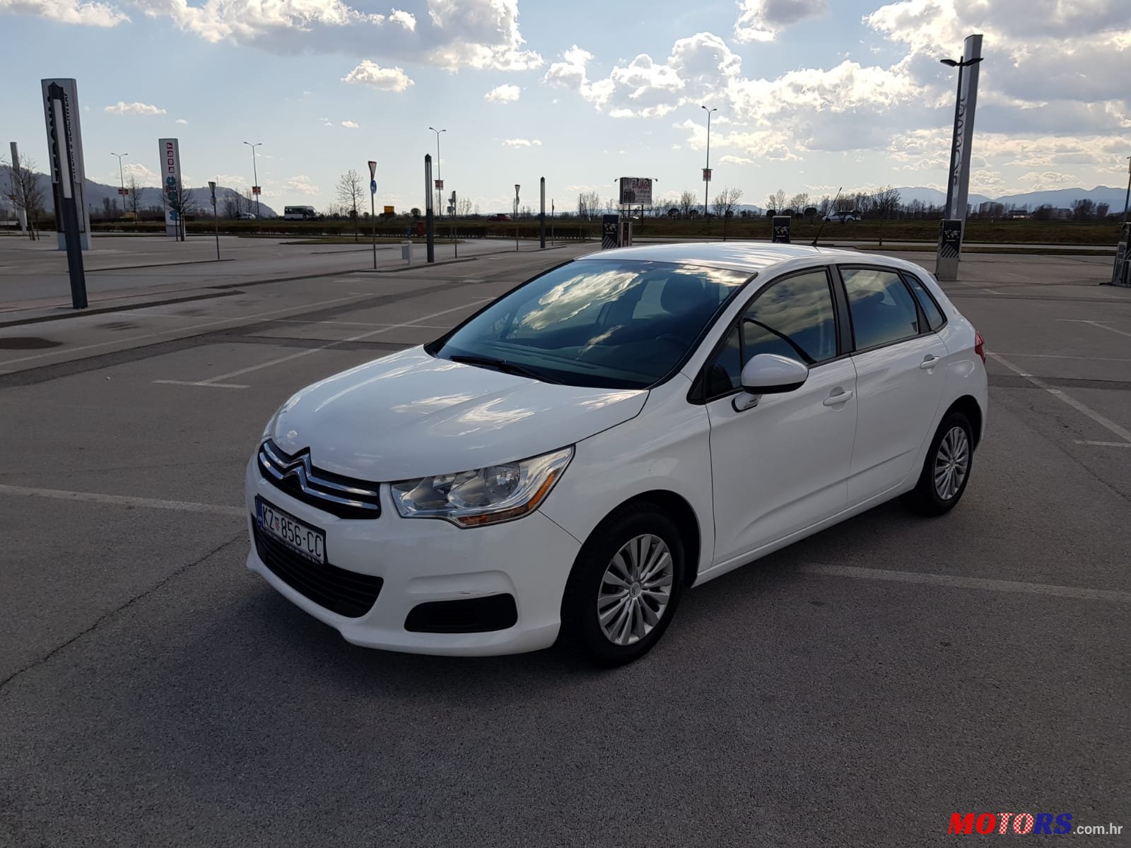 2013' Citroen C4 1,6 HDI photo #1