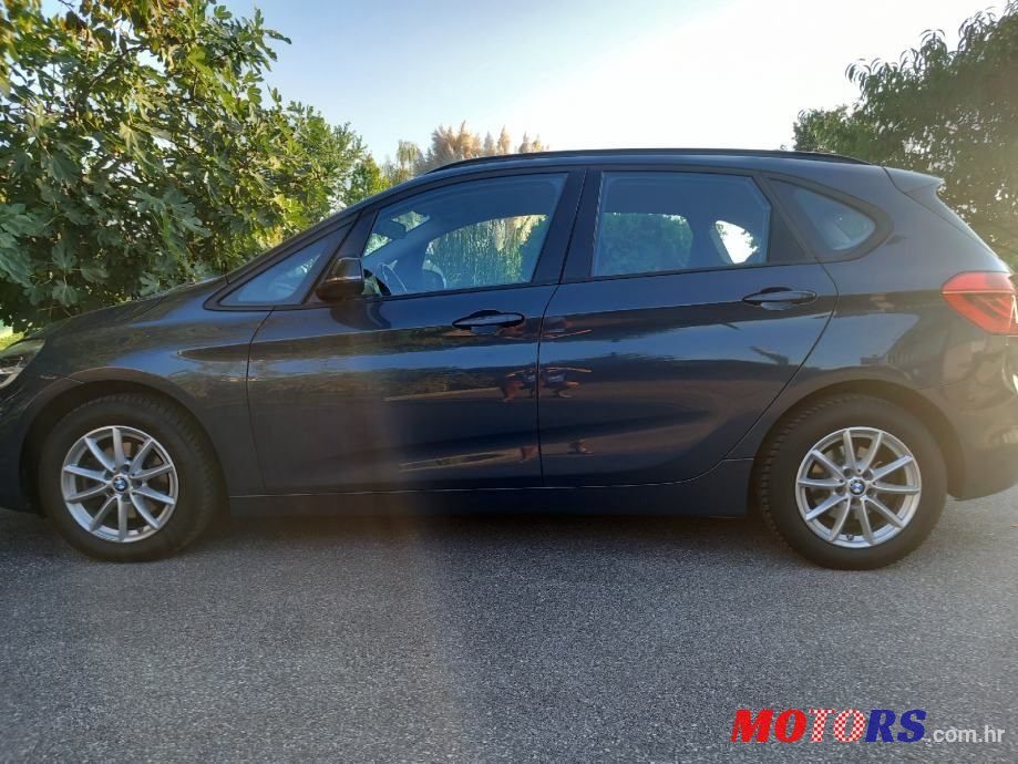 2016' BMW Serija 2 216D photo #3