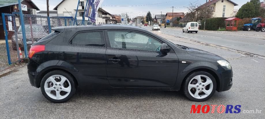 2008' Kia Pro Ceed Sport photo #2