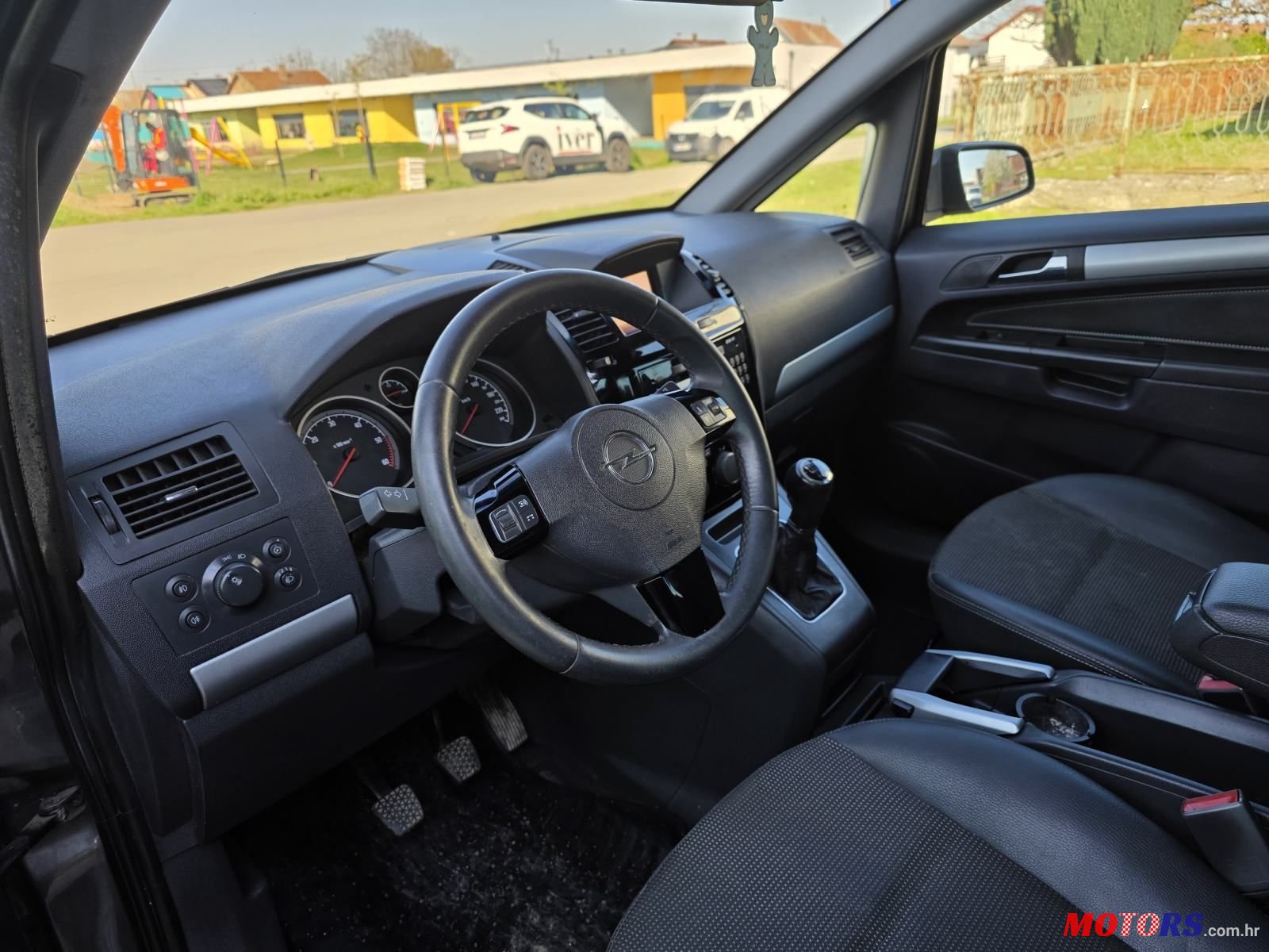 2010' Opel Zafira 1,9 Cdti photo #6