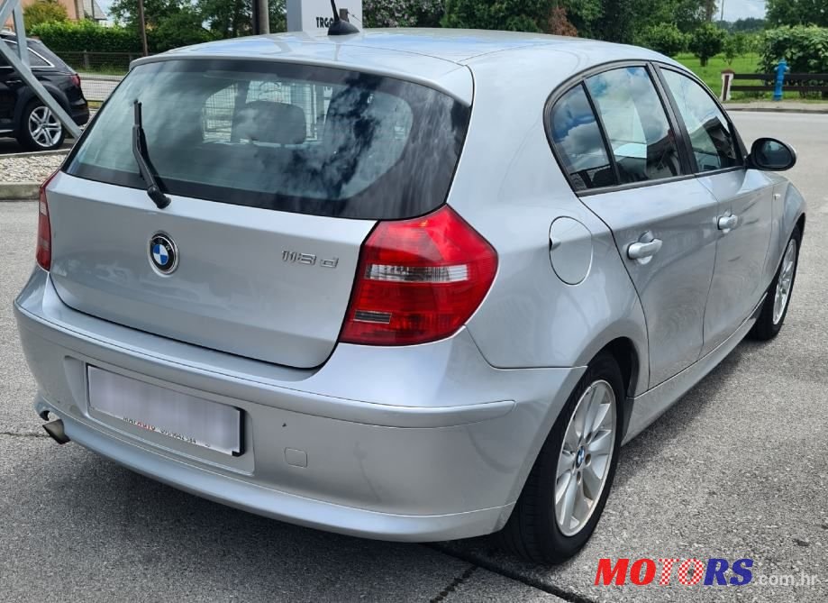 2009' BMW Serija 1 118D photo #6