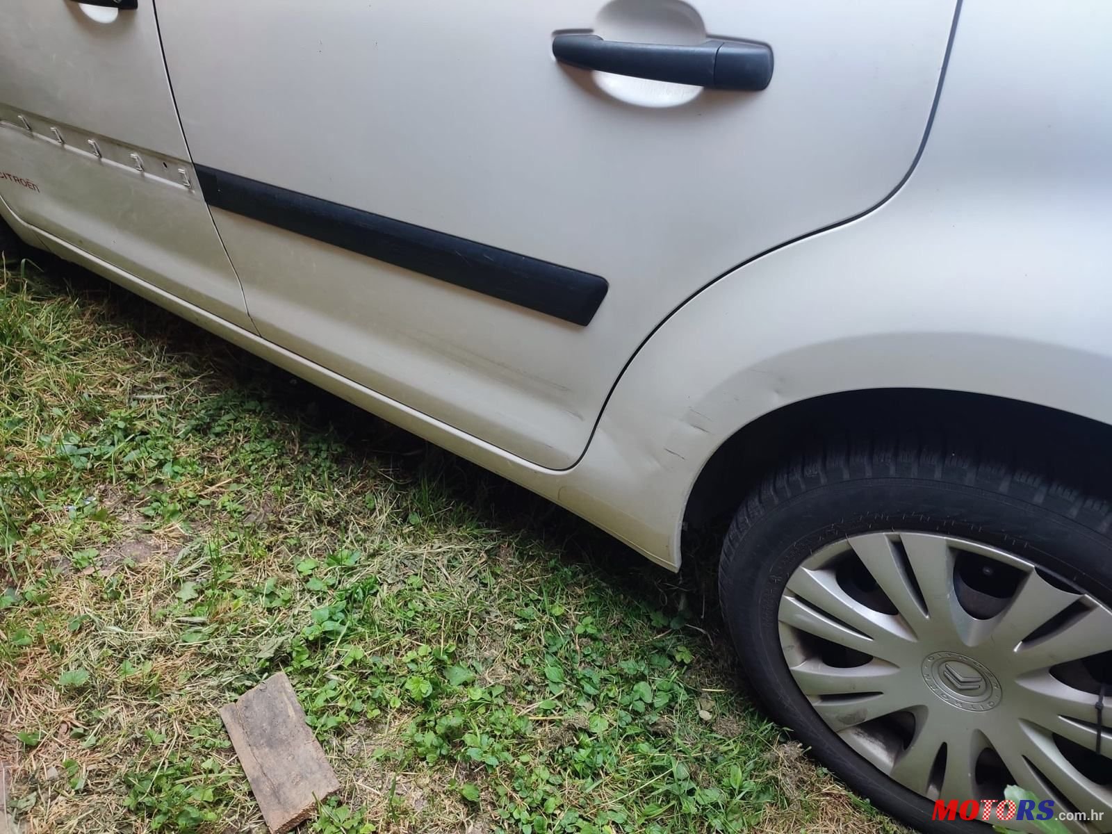 2011' Citroen C4 Grand Picasso photo #5