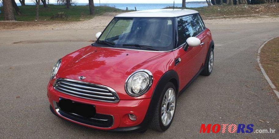 2011' MINI Cooper D photo #1