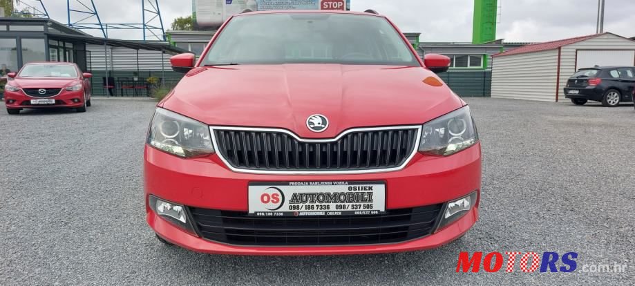 2015' Skoda Fabia Combi photo #2