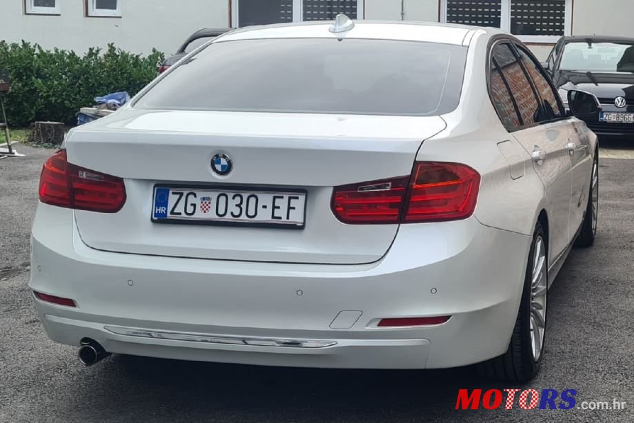 2012' BMW Serija 3 318D photo #4