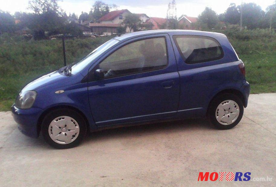 2001' Toyota Yaris 1,0 Vvt-I photo #1