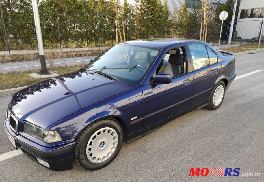 1996' BMW Serija 3 318I photo #1
