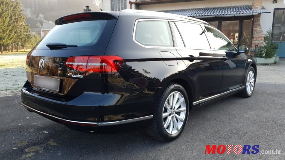 2015' Volkswagen Passat Variant photo #1