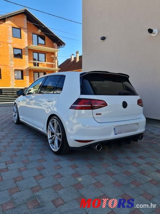 2013' Volkswagen Golf 7 photo #5