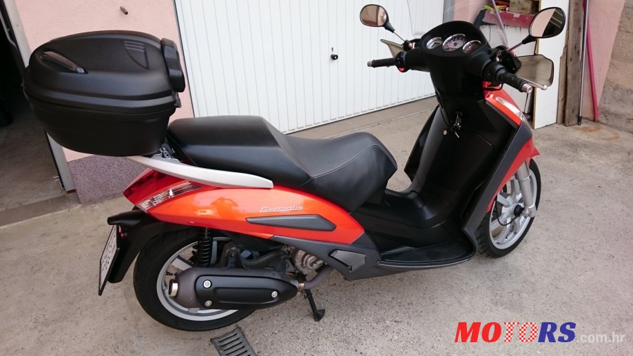 2010' Peugeot Geopolis 250 photo #1