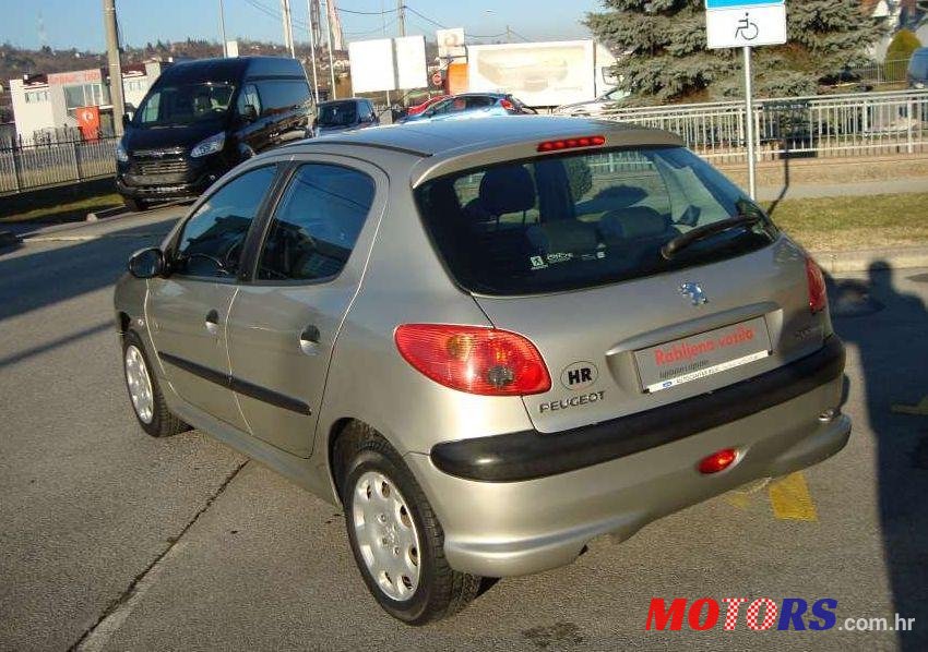 2005' Peugeot 206 206 1,4 Hdi photo #2