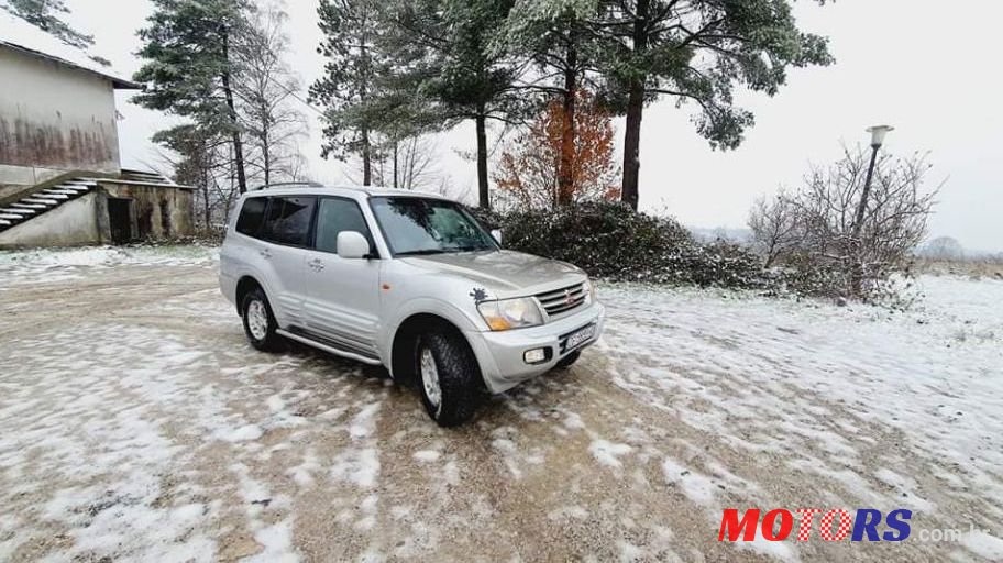 2002' Mitsubishi Pajero 3,2 Did Gls photo #1