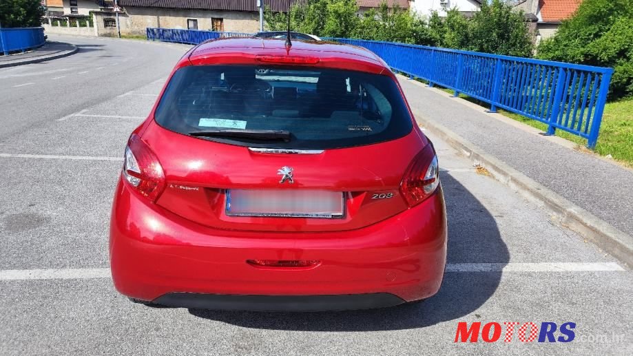 2014' Peugeot 208 1,2 Vti photo #3