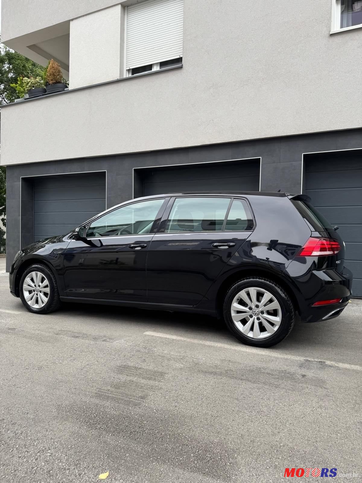 2019' Volkswagen Golf VII 1,6 Tdi photo #2