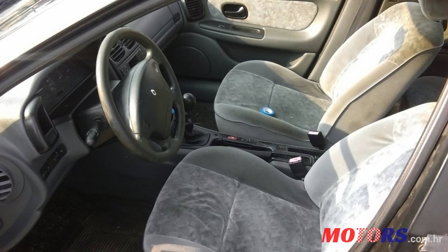 1996' Renault Laguna photo #3