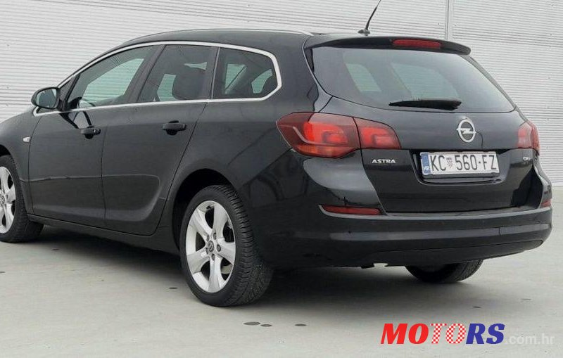 2012' Opel Astra Karavan Sports 1,7 Cdti photo #1