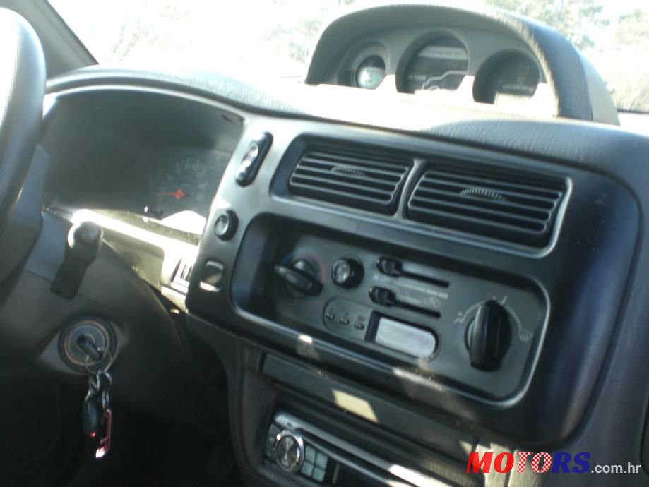 2002' Mitsubishi L200 4X4Td photo #4