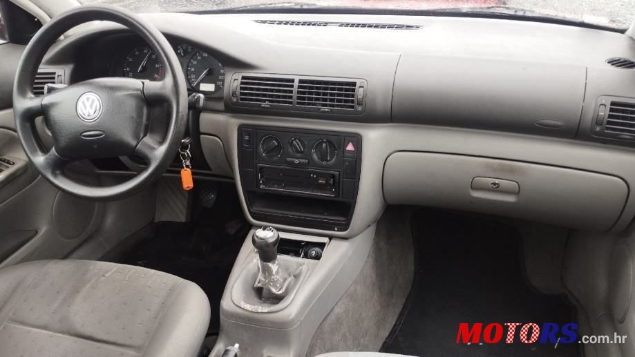 1998' Volkswagen Passat 1,6 photo #5