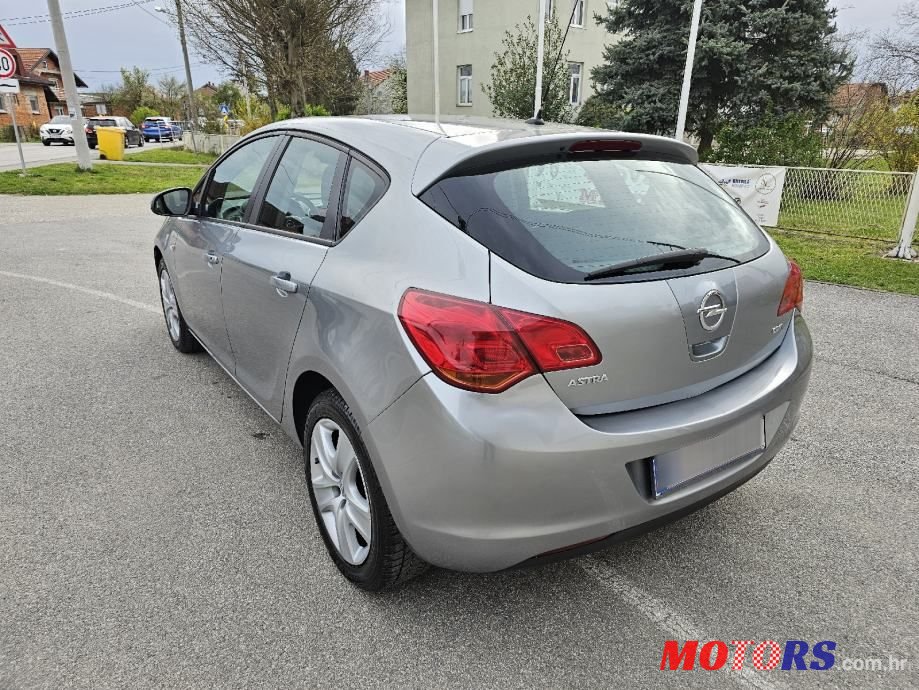 2011' Opel Astra 1,7 Cdti photo #4