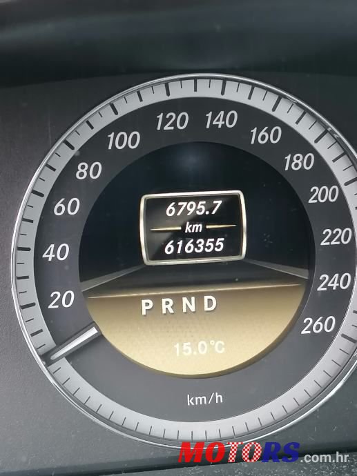 2011' Mercedes-Benz 220 Cdi T photo #3