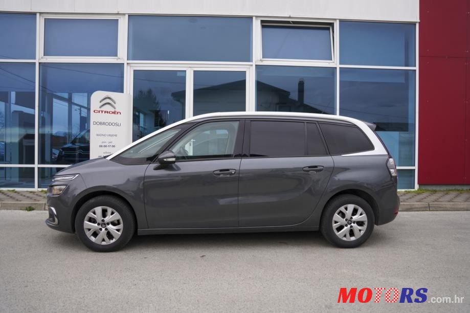 2016' Citroen C4 Grand Picasso photo #3