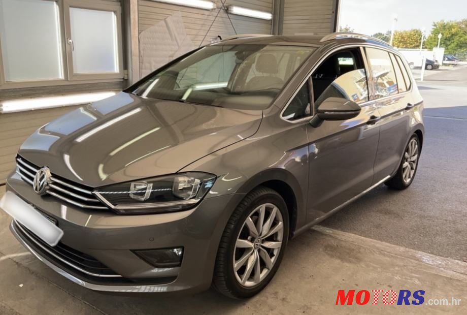 2015' Volkswagen Golf Sportsvan photo #1