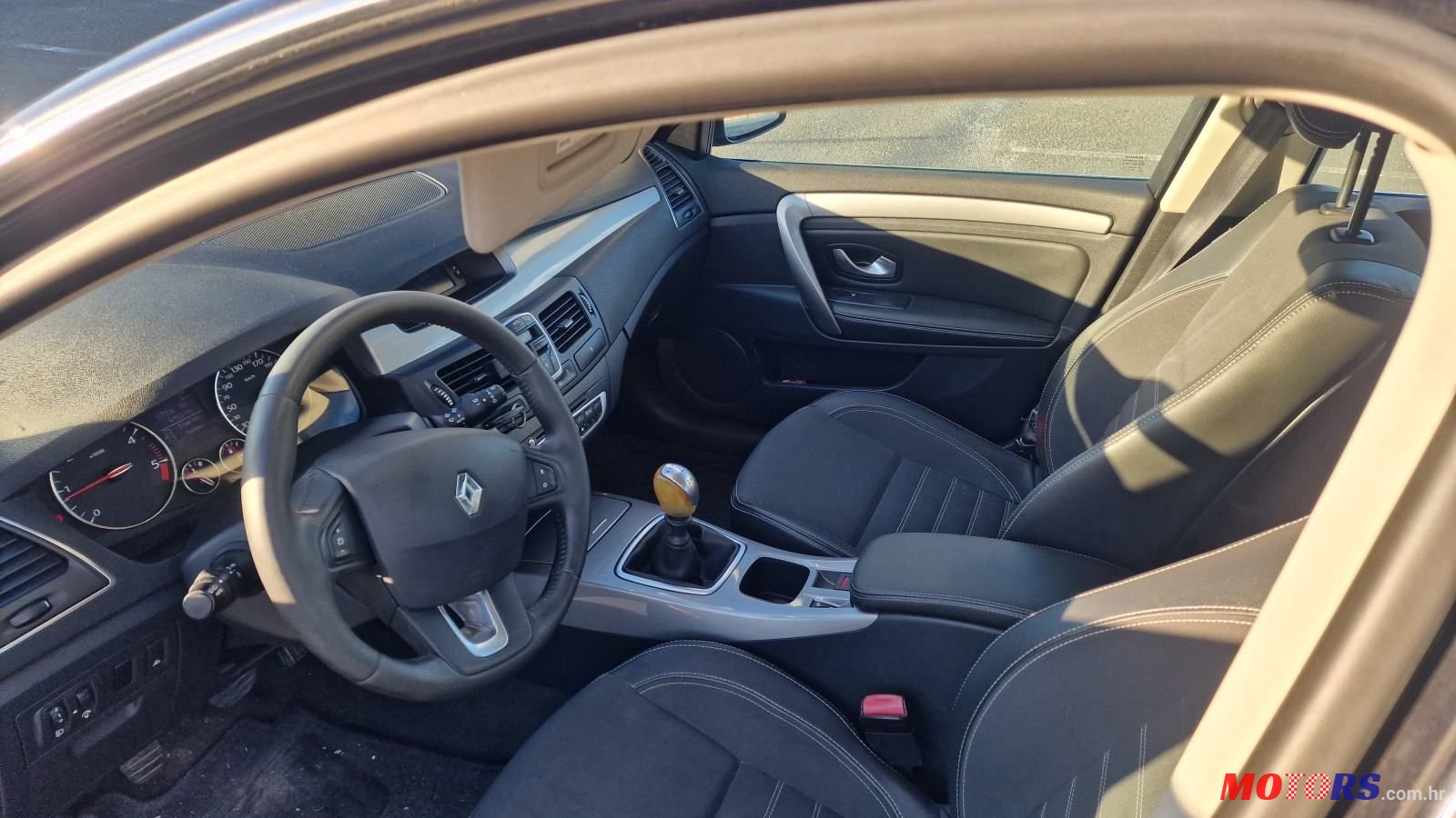 2011' Renault Laguna 1,5 Dci photo #2