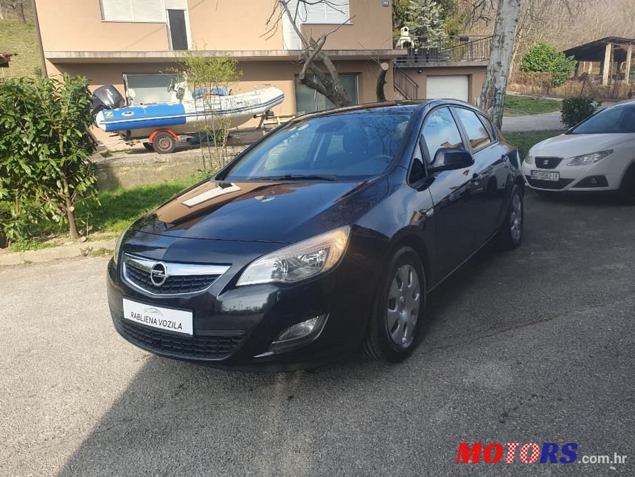 2012' Opel Astra 1,7 Cdti Classic photo #1