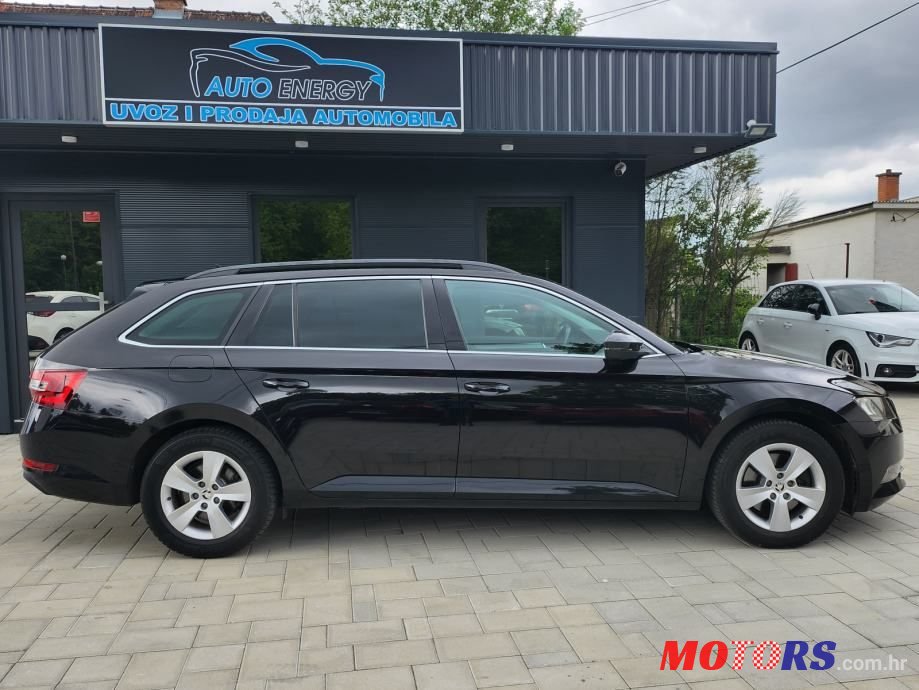 2019' Skoda Superb Combi photo #6