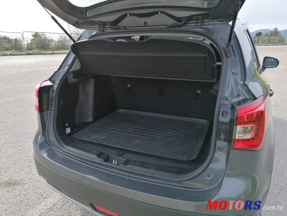 2019' Suzuki SX4 S-Cross 1,0 photo #3