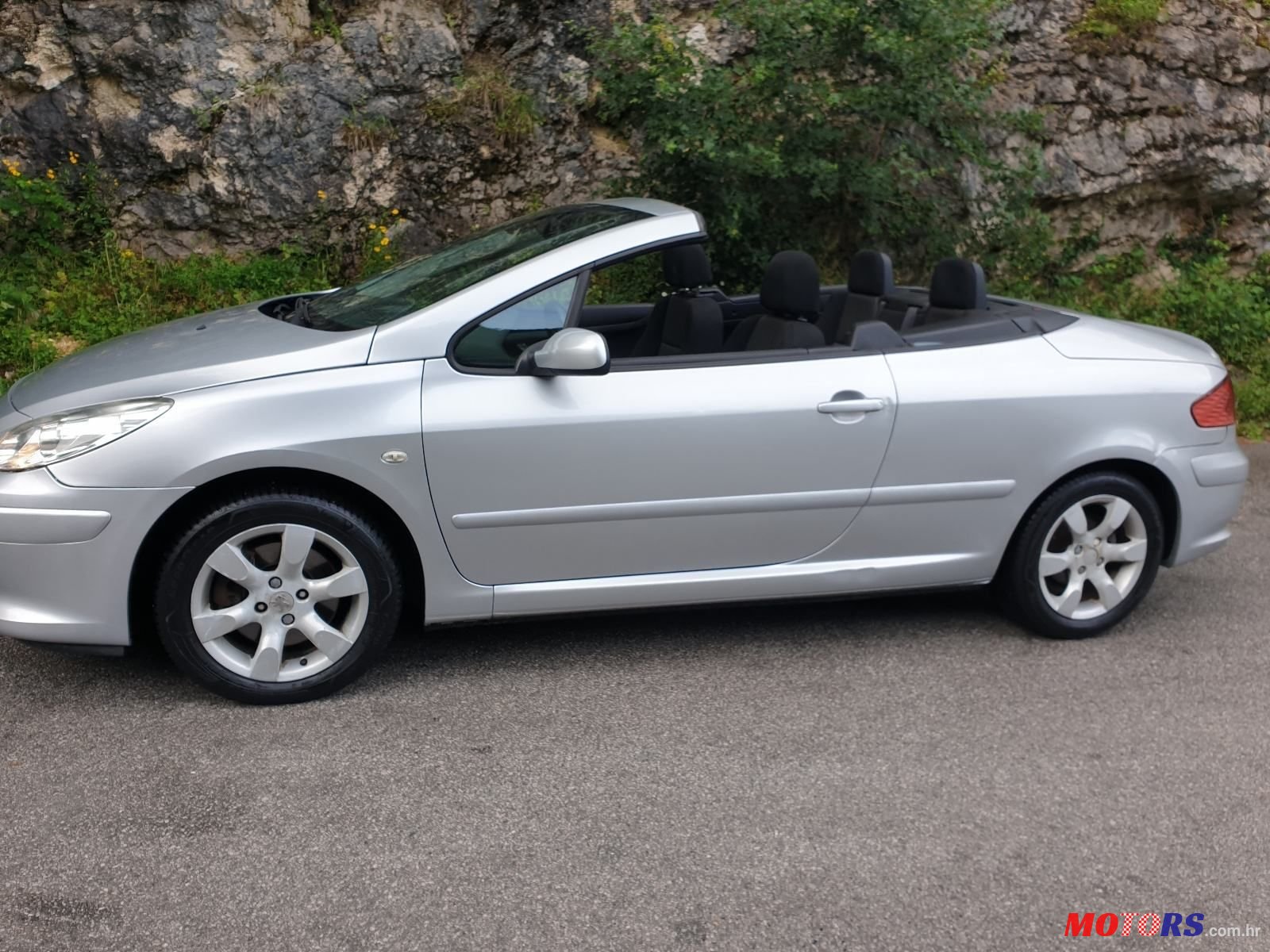 2007' Peugeot 307 Cc 2,0 16V Hdi photo #2
