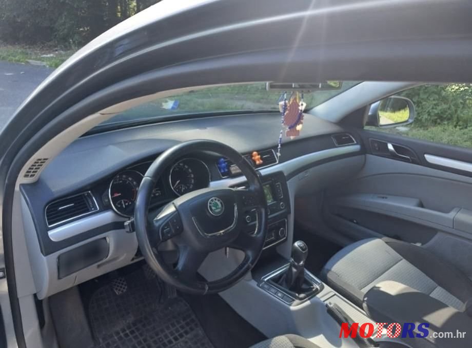 2013' Skoda Superb 1,6 Tdi photo #5