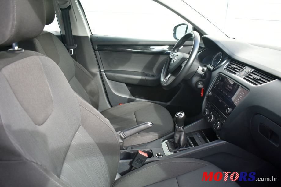2018' Skoda Octavia 1.6 Tdi Style photo #5