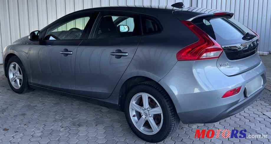 2018' Volvo V40 D2 photo #6