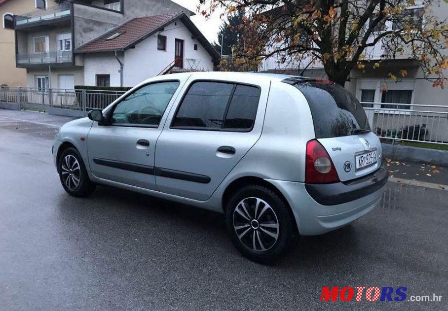 2002' Renault Clio 1,5 Dci photo #1