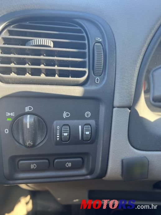 2003' Volvo S40 2,0 photo #5