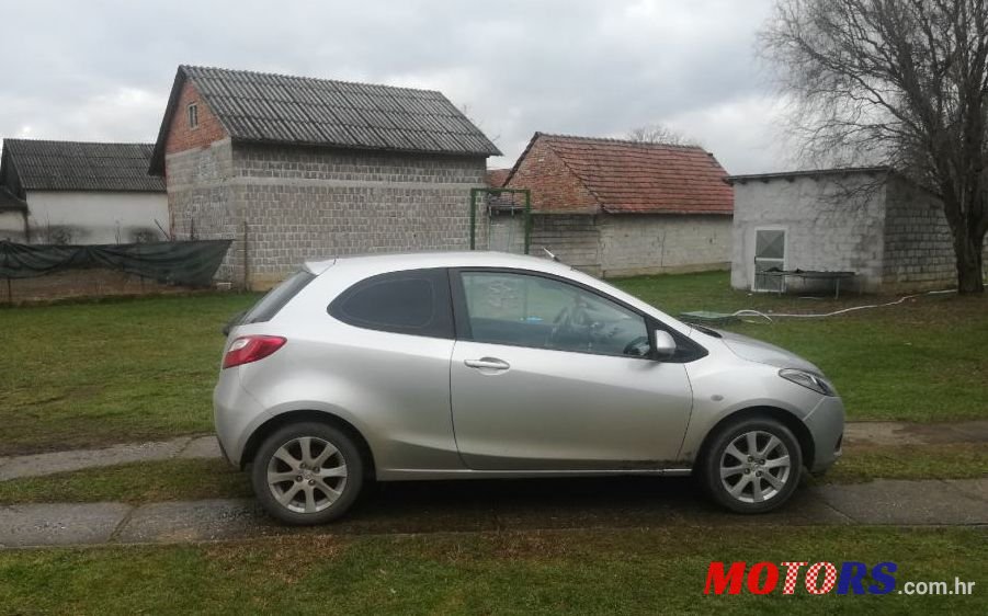 2009' Mazda 2 1.4 photo #1