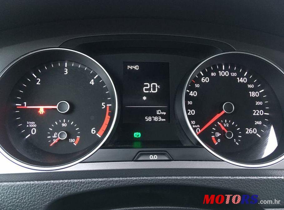 2015' Volkswagen Golf VII Variant photo #3