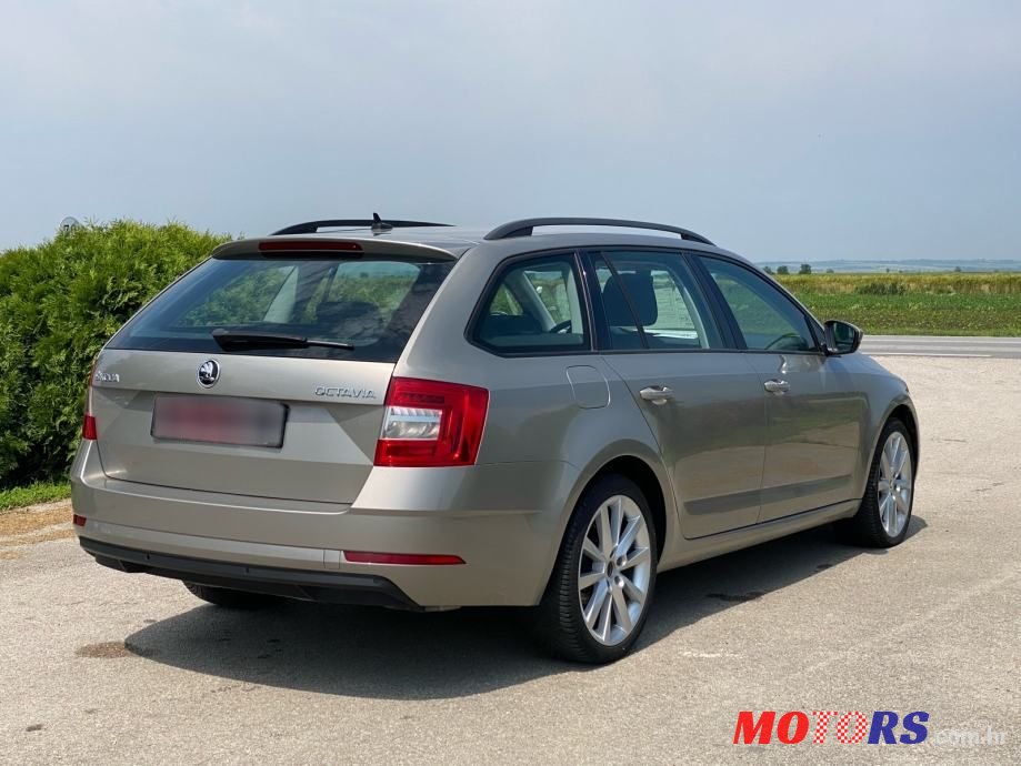 2019' Skoda Octavia Combi photo #2