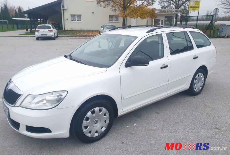 2011' Skoda Octavia Combi photo #1