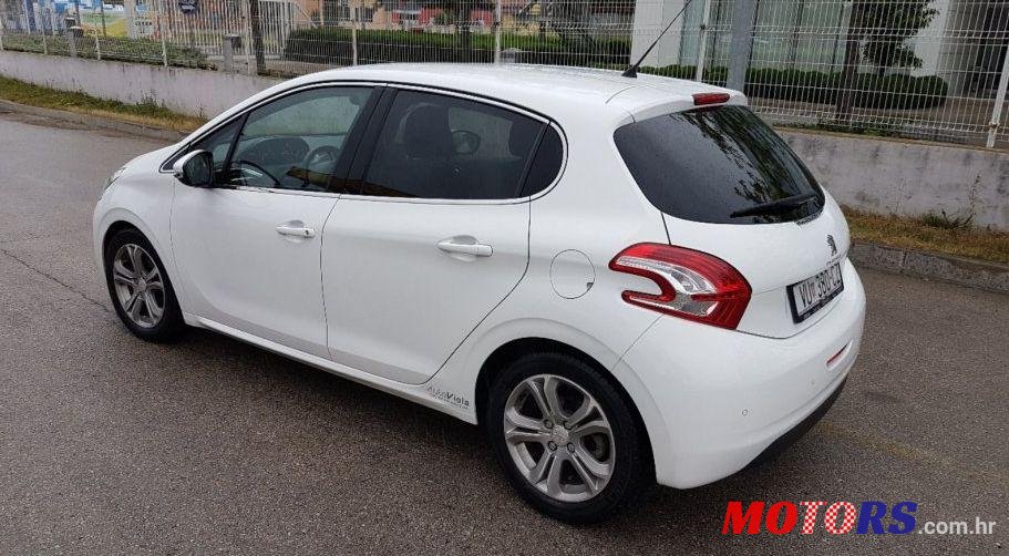 2012' Peugeot 208 photo #4