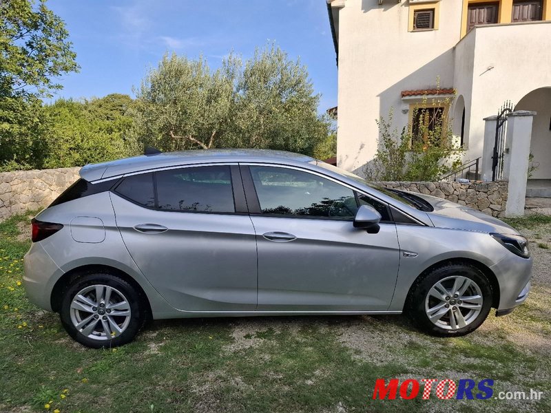 2018' Opel Astra 1.6 Cdti photo #5