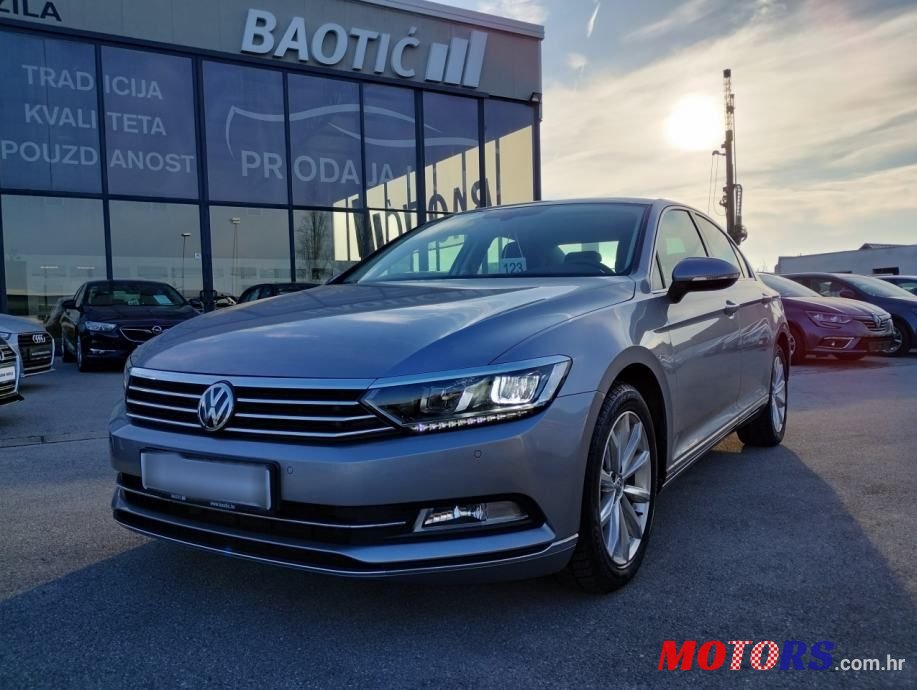 2018' Volkswagen Passat photo #1