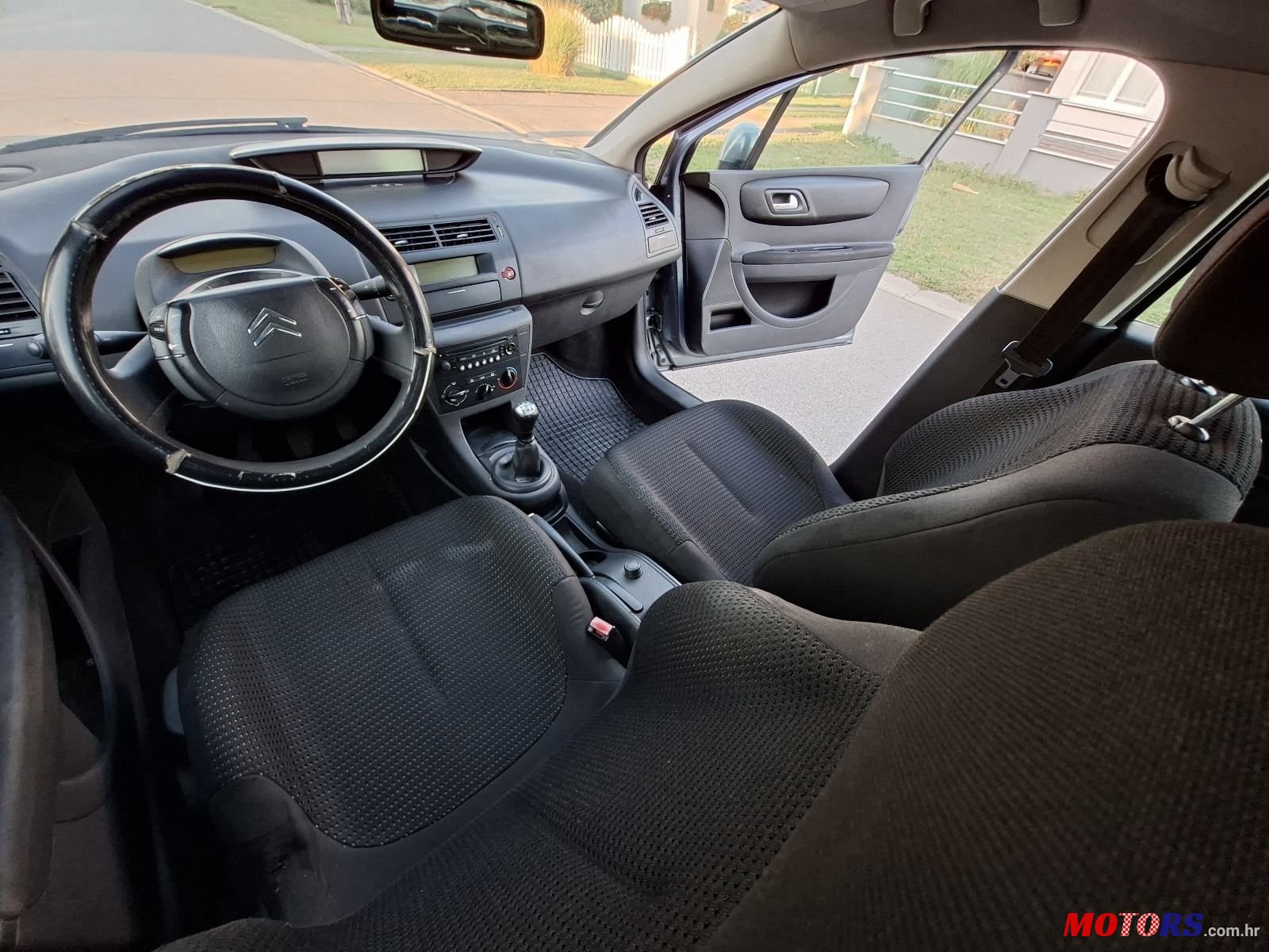 2006' Citroen C4 1 6 Hdi photo #6